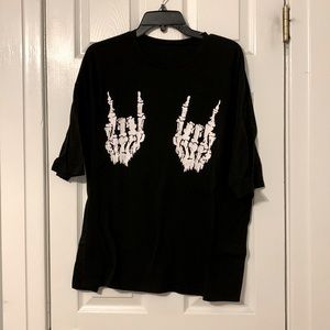 Women’s black t shirt with skeleton hands